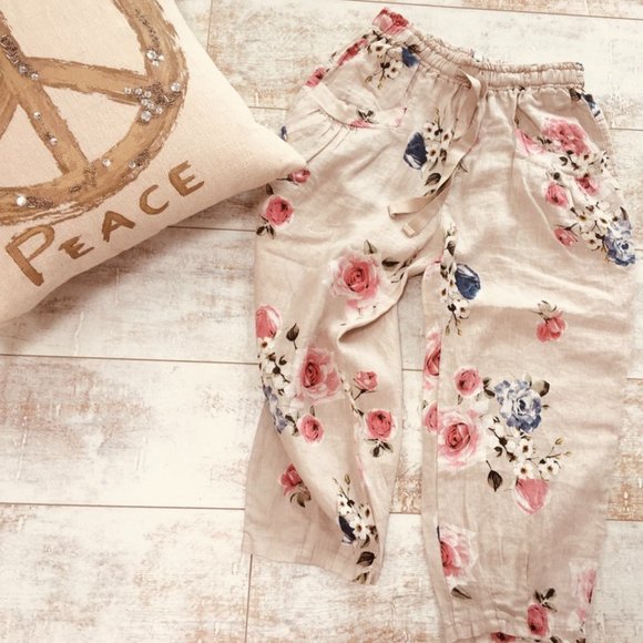 Belle France Pants - BELLE FRANCE Floral Cropped Pants